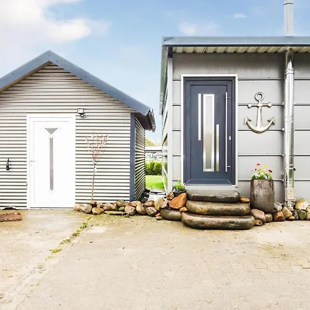 1 Bedroom Beautiful In *